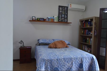 Casa à venda com 219m², 3 quartos e 3 vagas Casa à venda com 219m², 3 quartos e 3 vagasSuíte 2