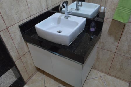 Casa à venda com 219m², 3 quartos e 3 vagas Casa à venda com 219m², 3 quartos e 3 vagasBanheiro da Suíte 1