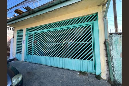 Casa à venda com 170m², 4 quartos e 4 vagas Casa à venda com 170m², 4 quartos e 4 vagasFachada