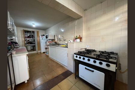 Casa à venda com 170m², 4 quartos e 4 vagas Casa à venda com 170m², 4 quartos e 4 vagasCozinha