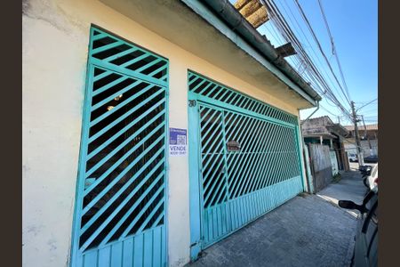 Casa à venda com 170m², 4 quartos e 4 vagas Casa à venda com 170m², 4 quartos e 4 vagasFachada