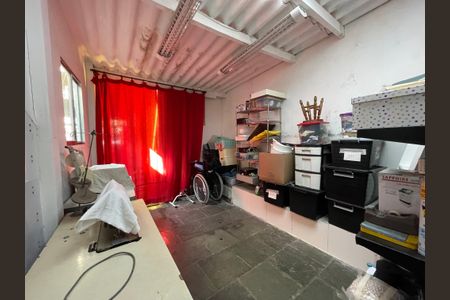 Casa à venda com 170m², 4 quartos e 4 vagas Casa à venda com 170m², 4 quartos e 4 vagasCozinha