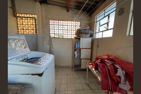 Casa à venda com 170m², 4 quartos e 4 vagas Casa à venda com 170m², 4 quartos e 4 vagasÁrea de Serviço