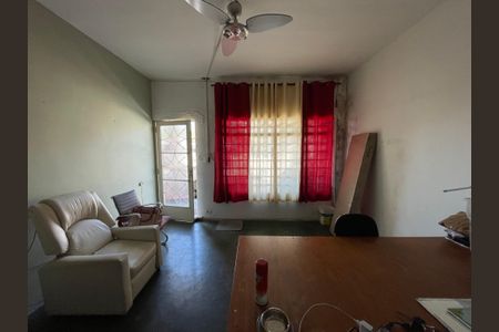 Casa à venda com 170m², 4 quartos e 4 vagasSala