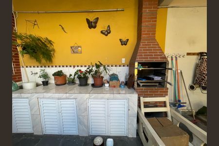 Casa à venda com 170m², 4 quartos e 4 vagas Casa à venda com 170m², 4 quartos e 4 vagasChurrasqueira