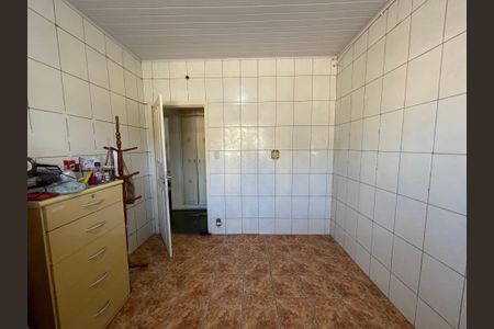 Casa à venda com 170m², 4 quartos e 4 vagas Casa à venda com 170m², 4 quartos e 4 vagasQuarto 4