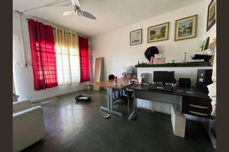 Casa à venda com 170m², 4 quartos e 4 vagasSala