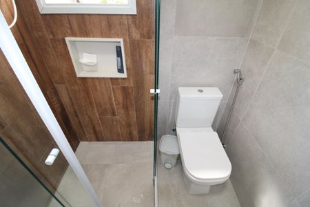 Casa à venda com 230m², 3 quartos e 5 vagasSuíte 2 - Banheiro