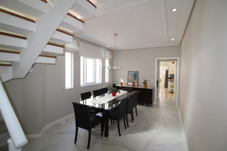 Casa à venda com 230m², 3 quartos e 5 vagasSala