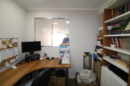 Casa à venda com 230m², 3 quartos e 5 vagasEscritório