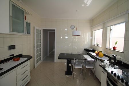 Casa à venda com 230m², 3 quartos e 5 vagasCozinha