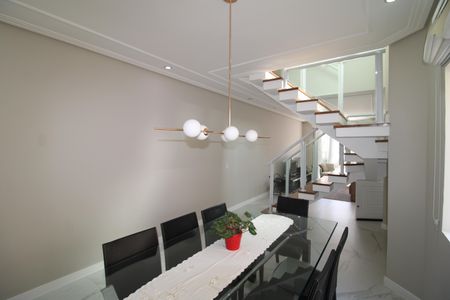 Casa à venda com 230m², 3 quartos e 5 vagasSala