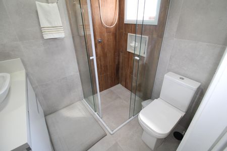 Casa à venda com 230m², 3 quartos e 5 vagasSuíte 2 - Banheiro