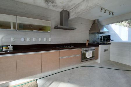 Casa de condomínio para alugar com 600m², 4 quartos e 2 vagas Casa de condomínio para alugar com 600m², 4 quartos e 2 vagasÁrea gourmet