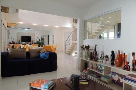 Casa de condomínio para alugar com 600m², 4 quartos e 2 vagasSala 2