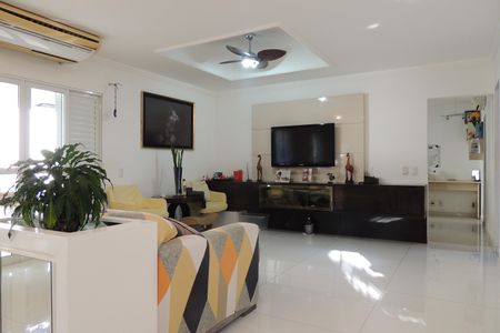 Casa de condomínio para alugar com 600m², 4 quartos e 2 vagasSala