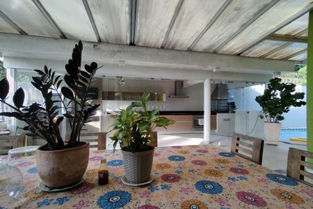 Casa de condomínio para alugar com 600m², 4 quartos e 2 vagas Casa de condomínio para alugar com 600m², 4 quartos e 2 vagasÁrea gourmet