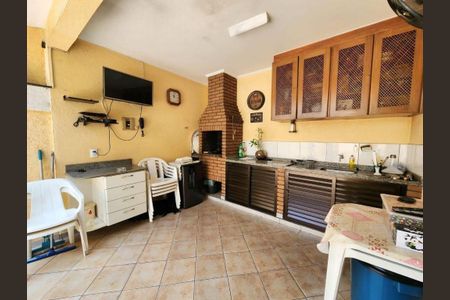 Casa à venda com 195m², 4 quartos e 4 vagas