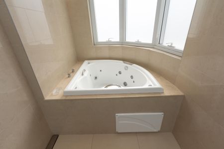 Apartamento à venda com 275m², 3 quartos e 5 vagas Apartamento à venda com 275m², 3 quartos e 5 vagasBanheiro da Suíte 3