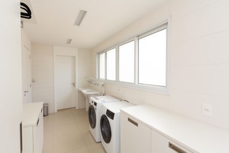 Apartamento à venda com 275m², 3 quartos e 5 vagas Apartamento à venda com 275m², 3 quartos e 5 vagasÁrea de Serviço