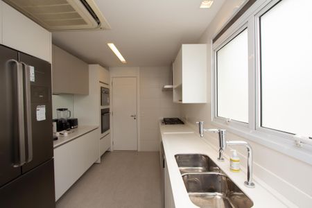Apartamento à venda com 275m², 3 quartos e 5 vagas Apartamento à venda com 275m², 3 quartos e 5 vagasCozinha