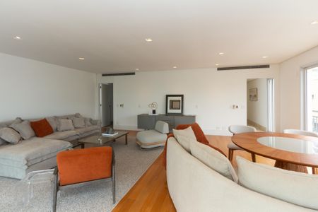 Apartamento à venda com 275m², 3 quartos e 5 vagas Apartamento à venda com 275m², 3 quartos e 5 vagasSala