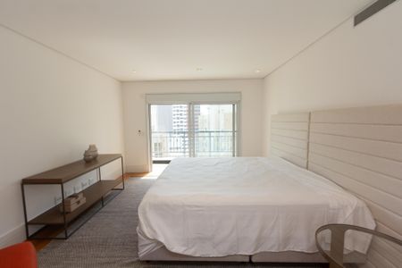 Apartamento à venda com 275m², 3 quartos e 5 vagas Apartamento à venda com 275m², 3 quartos e 5 vagasBanheiro da Suíte 2