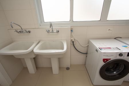 Apartamento à venda com 275m², 3 quartos e 5 vagas Apartamento à venda com 275m², 3 quartos e 5 vagasÁrea de Serviço