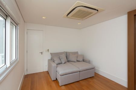 Apartamento à venda com 275m², 3 quartos e 5 vagas Apartamento à venda com 275m², 3 quartos e 5 vagasSala de TV