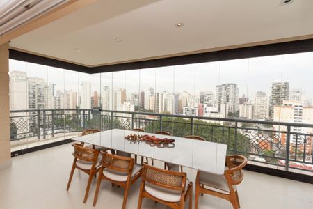 Apartamento à venda com 275m², 3 quartos e 5 vagas Apartamento à venda com 275m², 3 quartos e 5 vagasVaranda da Sala