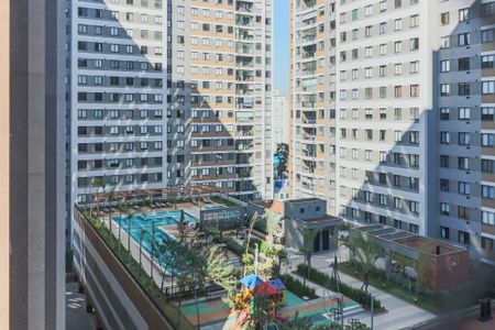 Apartamento à venda com 44m², 2 quartos e 1 vaga Apartamento à venda com 44m², 2 quartos e 1 vagaVaranda