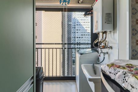 Apartamento à venda com 44m², 2 quartos e 1 vaga Apartamento à venda com 44m², 2 quartos e 1 vagaCozinha e Área de Serviço