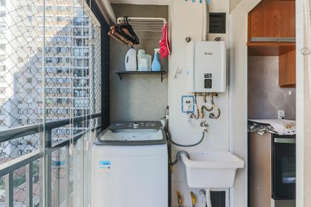 Apartamento à venda com 44m², 2 quartos e 1 vaga Apartamento à venda com 44m², 2 quartos e 1 vagaCozinha e Área de Serviço