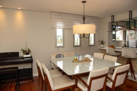 Apartamento à venda com 170m², 4 quartos e 2 vagas Apartamento à venda com 170m², 4 quartos e 2 vagasSala de Jantar