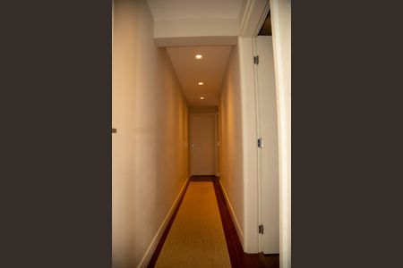 Apartamento à venda com 170m², 4 quartos e 2 vagas Apartamento à venda com 170m², 4 quartos e 2 vagasHall de entrada