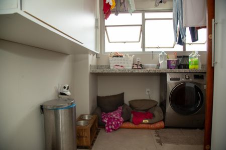 Apartamento à venda com 170m², 4 quartos e 2 vagas Apartamento à venda com 170m², 4 quartos e 2 vagasÁrea de Serviço