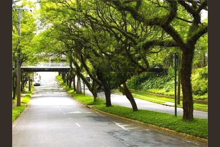 Casa à venda com 300m², 4 quartos e 2 vagas