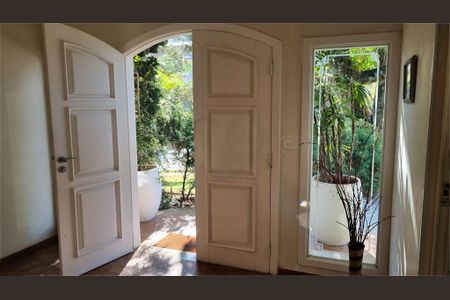 Casa à venda com 300m², 4 quartos e 2 vagas