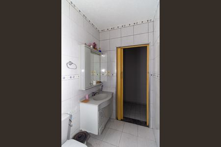 Casa à venda com 165m², 3 quartos e 2 vagasBanheiro 2