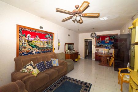 Casa à venda com 165m², 3 quartos e 2 vagasSala