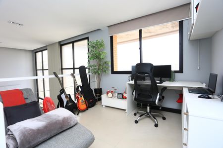 Apartamento à venda com 184m², 3 quartos e 4 vagas Apartamento à venda com 184m², 3 quartos e 4 vagasEscritório
