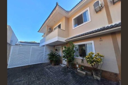 Casa de condomínio à venda com 87m², 3 quartos e 1 vaga