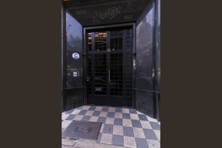 Apartamento à venda com 76m², 2 quartos e sem vaga Apartamento à venda com 76m², 2 quartos e sem vagaFachada