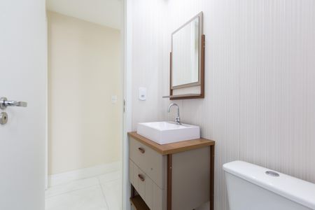 Apartamento à venda com 60m², 2 quartos e 1 vaga Apartamento à venda com 60m², 2 quartos e 1 vagaBanheiro