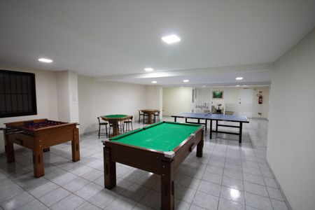 Apartamento para alugar com 90m², 2 quartos e 1 vaga Apartamento para alugar com 90m², 2 quartos e 1 vagaÁrea comum - Sala de Jogos