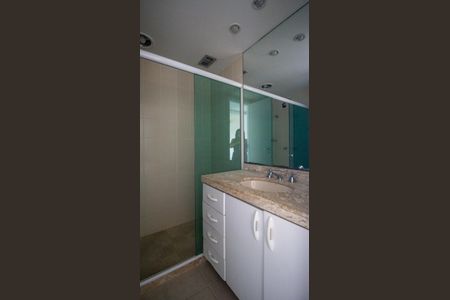 Apartamento para alugar com 100m², 2 quartos e 1 vaga Apartamento para alugar com 100m², 2 quartos e 1 vagaBanheiro da Suíte 2