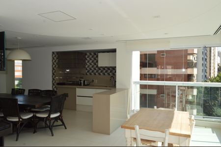 Apartamento à venda com 268m², 4 quartos e 4 vagasVaranda da Sala