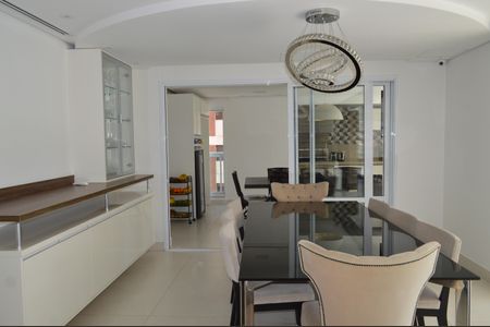 Apartamento à venda com 268m², 4 quartos e 4 vagasSala