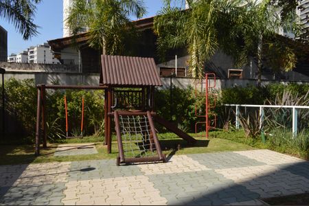 Apartamento à venda com 268m², 4 quartos e 4 vagasÁrea comum - Playground