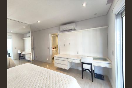 Apartamento à venda com 268m², 4 quartos e 4 vagas Apartamento à venda com 268m², 4 quartos e 4 vagasSuíte 2